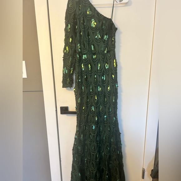 Emerald One Shoulder gown - Picture 2 of 2